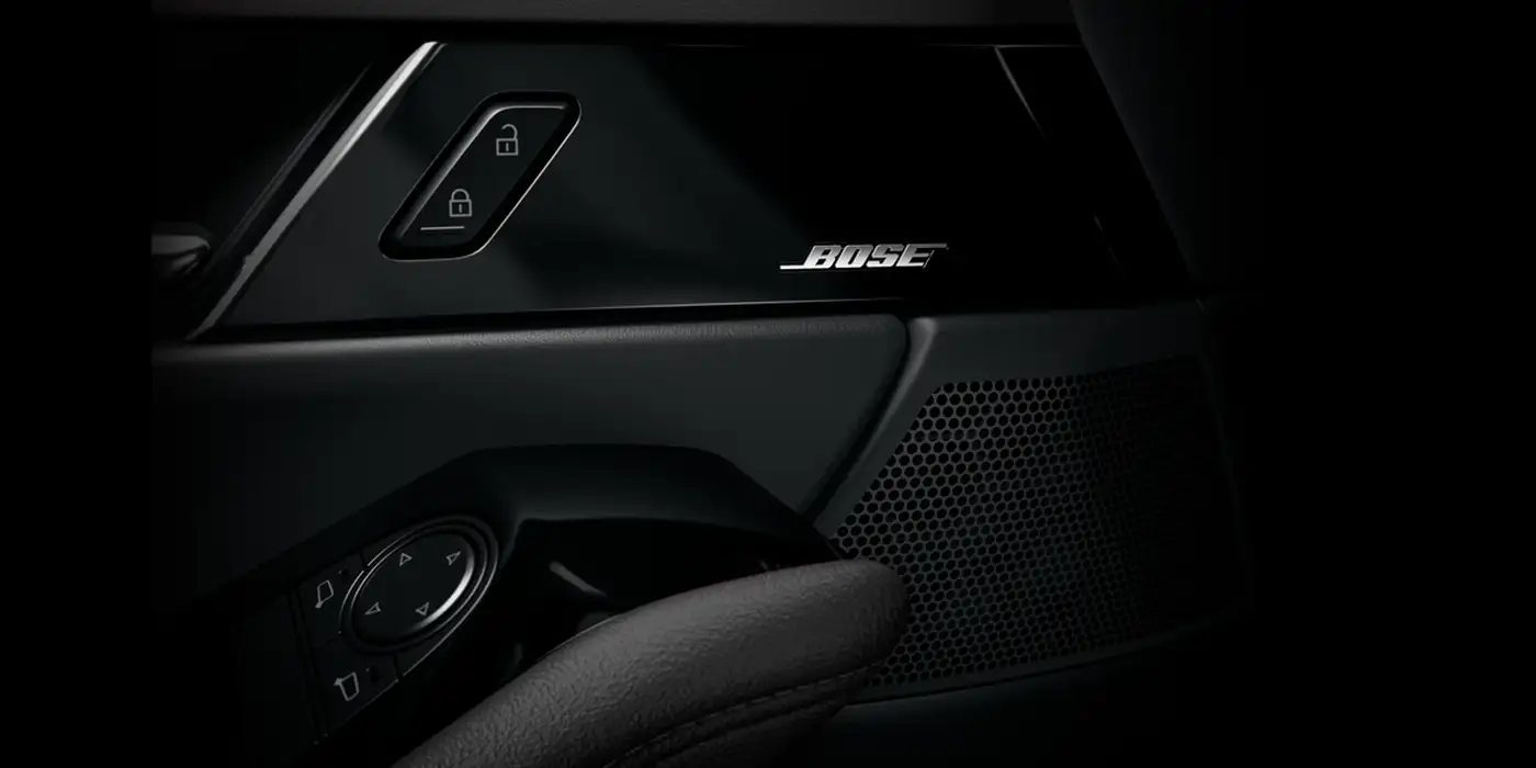Sistema de audio Bose® con 12 bocinas