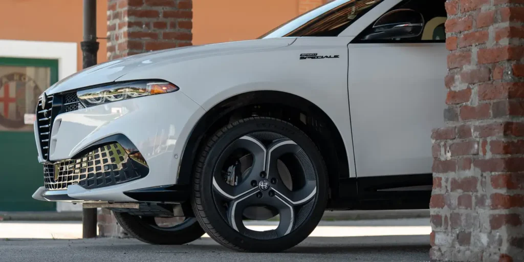 alfa romeo tonale hibrido sport speciale suv blanco exterior
